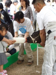「MILK EXPO@有楽町」では哺乳体験も行われた